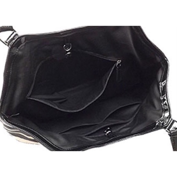 Coach Signature Zebra Print - Picture 6 of 6